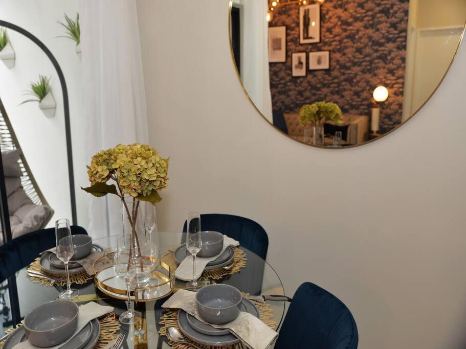 Elcaro Luxury Villas-royal Abode *